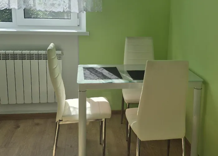 Near Border Crossing And College * Narva